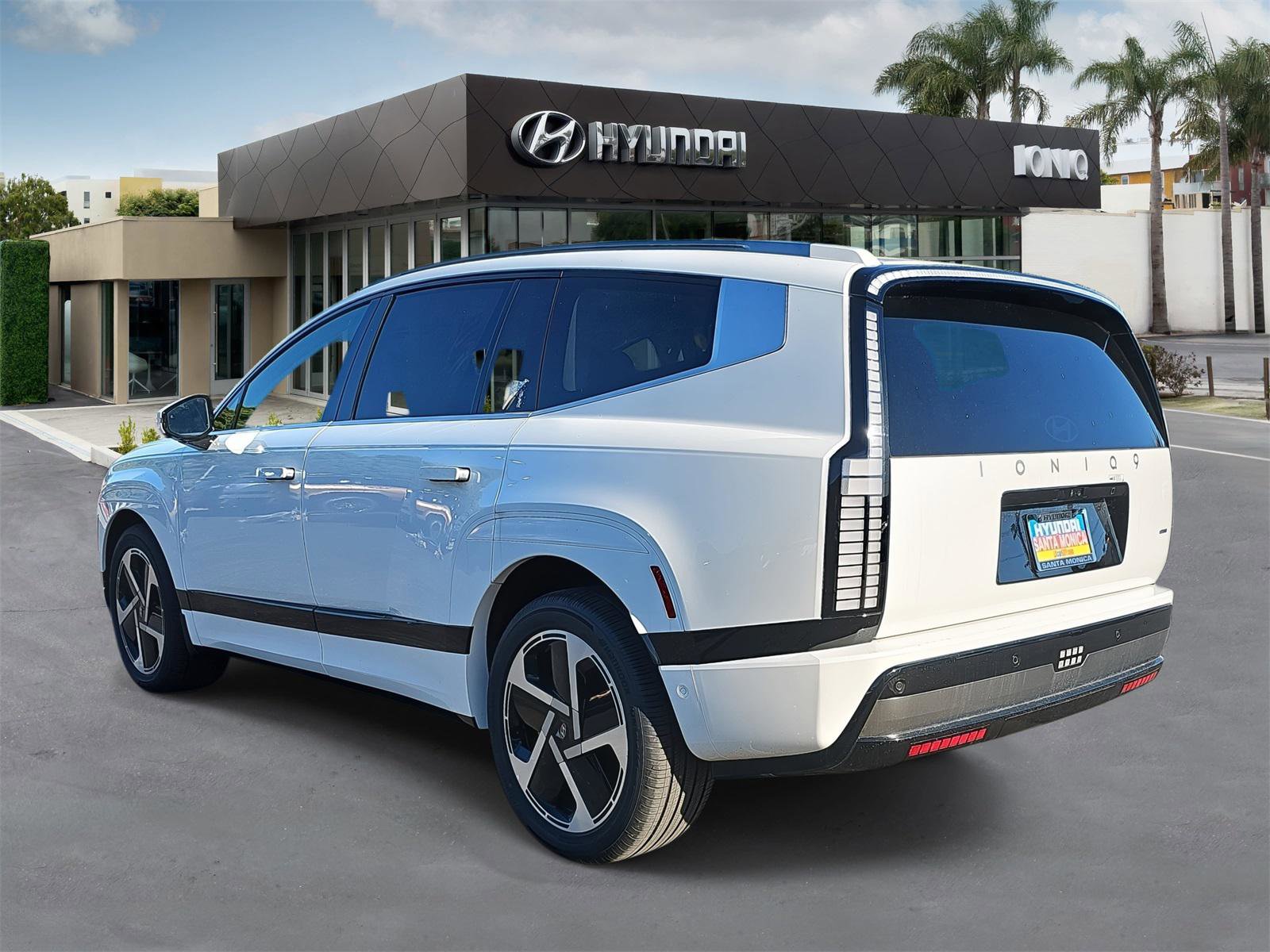 New 2026 Hyundai Ioniq 9 Calligraphy image 5
