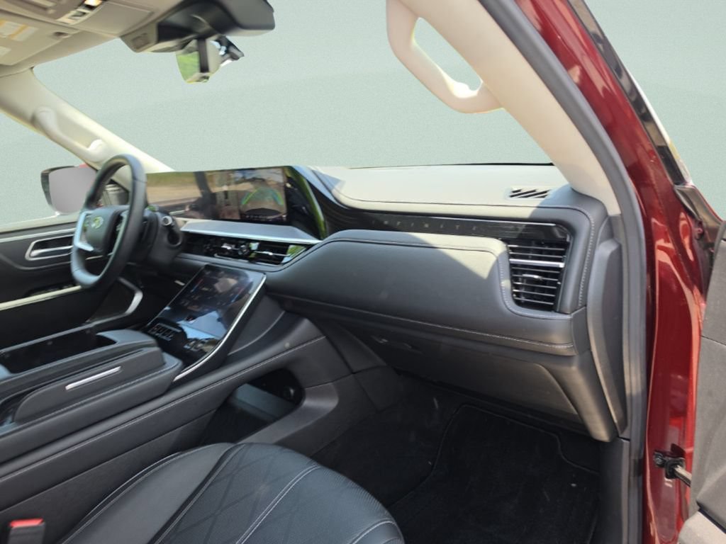 Used 2025 INFINITI QX80 Sensory AWD/4WD image 27