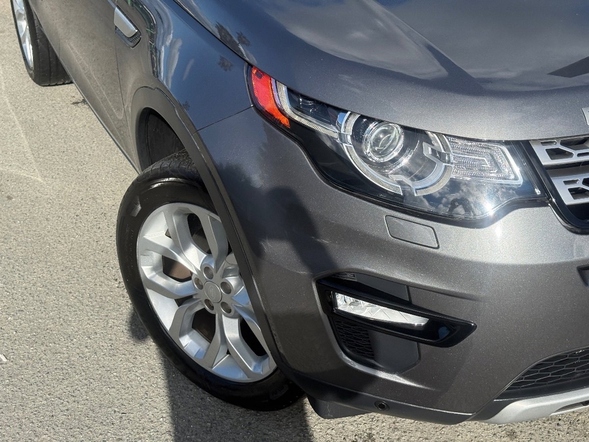 Used 2016 Land Rover Discovery Sport HSE AWD/4WD image 3