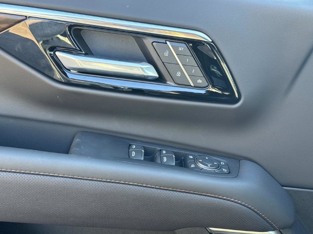 New 2026 Chevrolet Suburban High Country AWD/4WD image 29