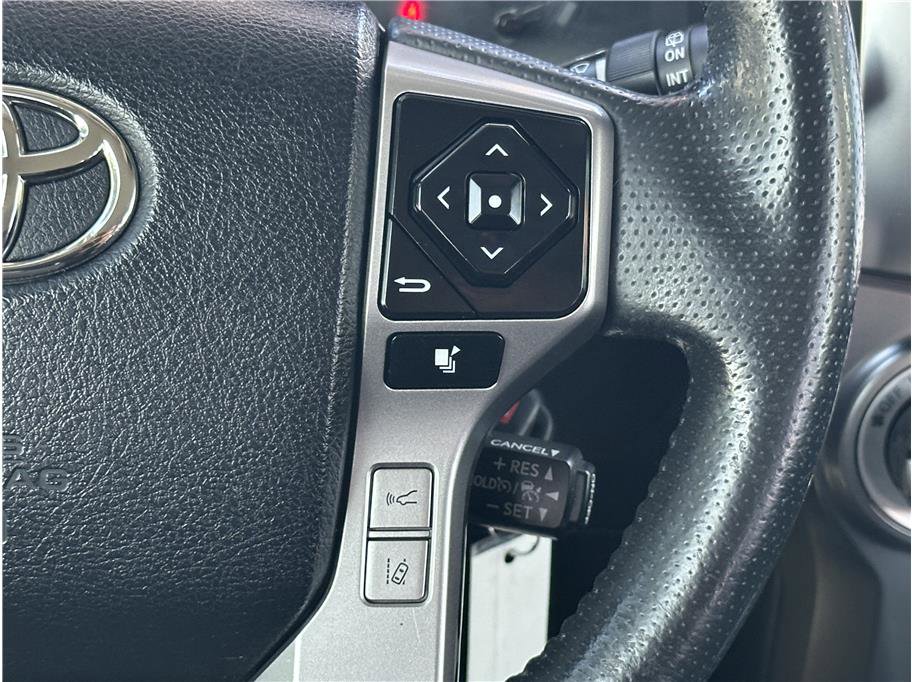 Used 2021 Toyota 4Runner SR5 AWD/4WD image 23