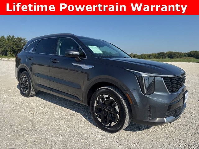 Used 2024 Kia Sorento S image 9
