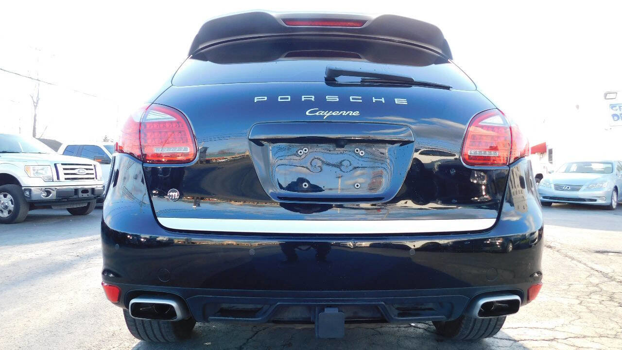 Used 2014 Porsche Cayenne Diesel Platinum Edition image 11