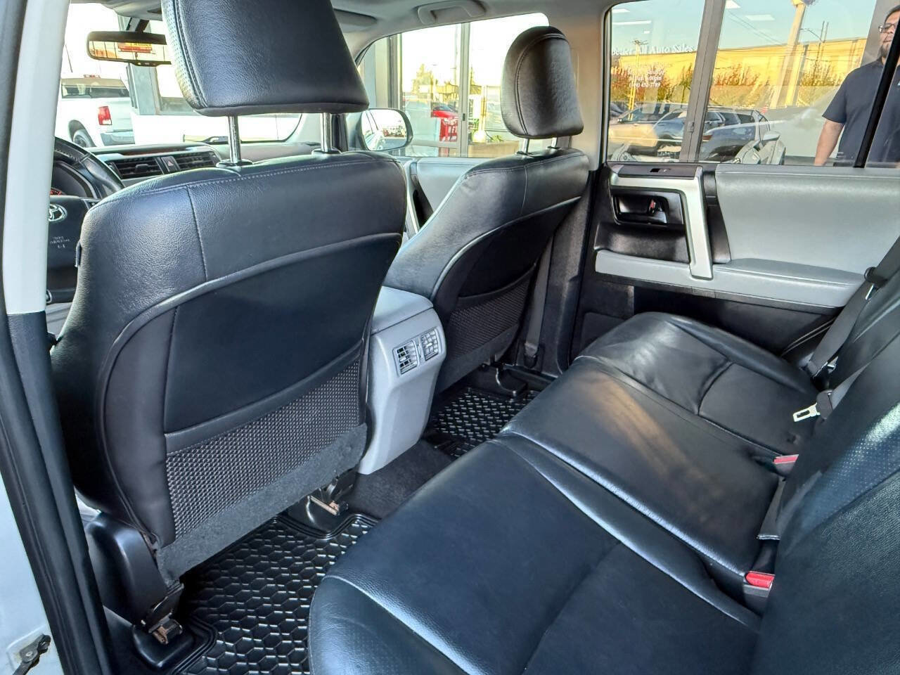 Used 2010 Toyota 4Runner SR5 image 11