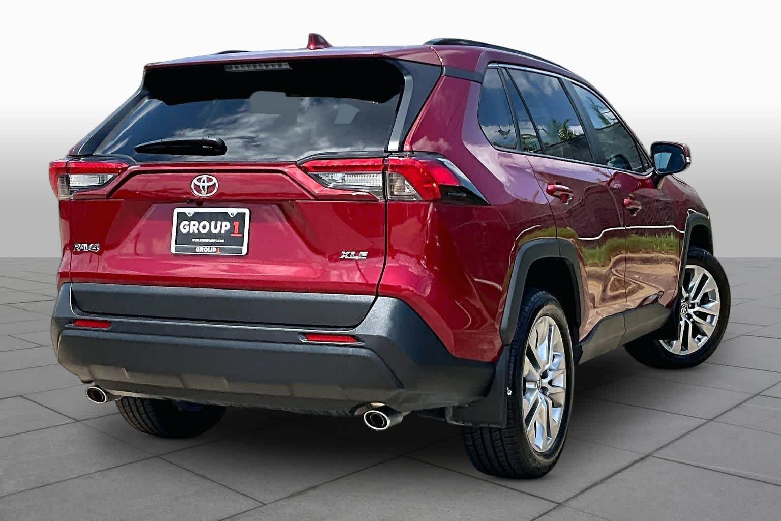 Used 2024 Toyota RAV4 XLE Premium FWD image 25