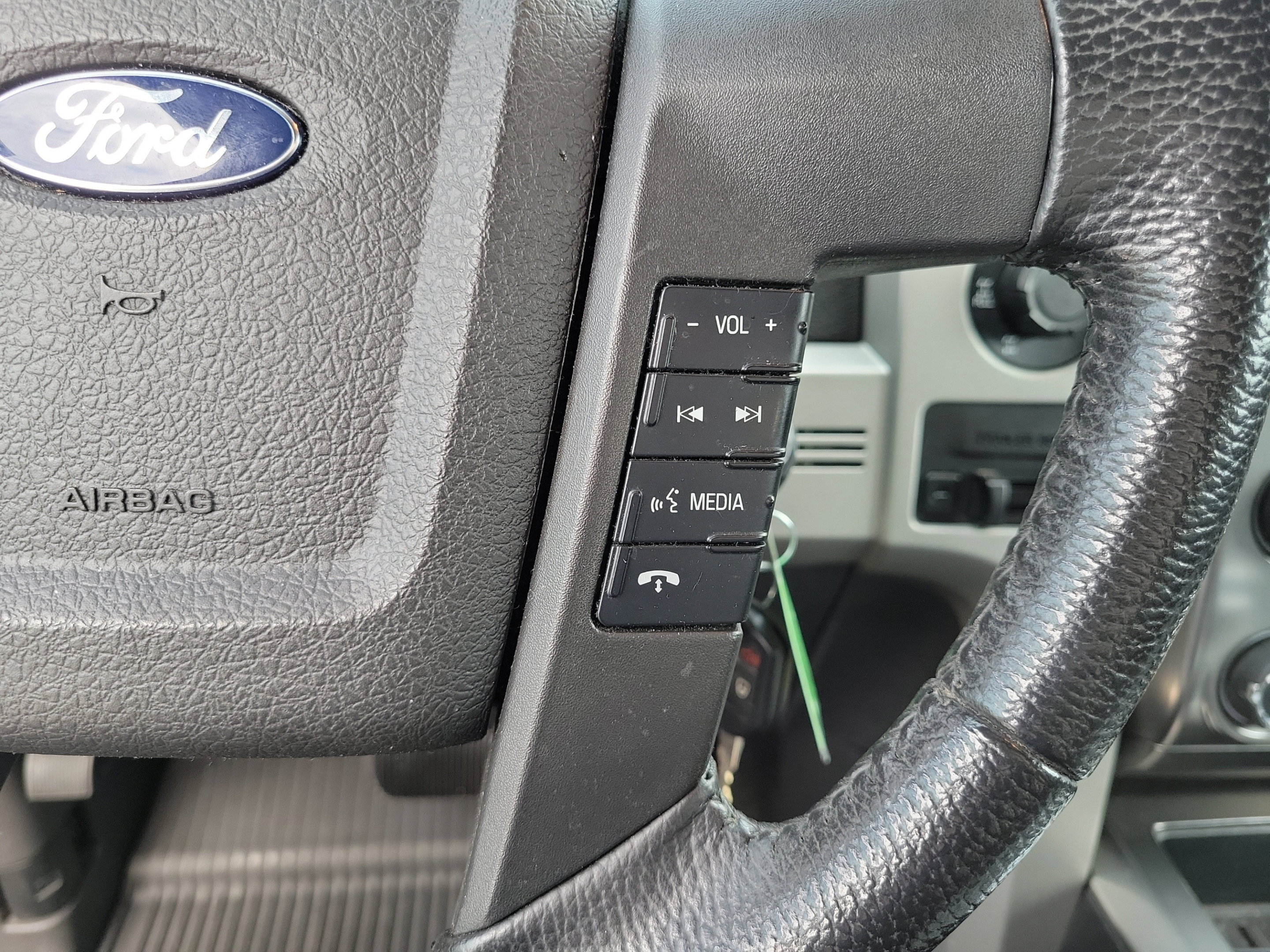 Used 2014 Ford F150 FX4 w/ Equipment Group 402A Luxury AWD/4WD image 23