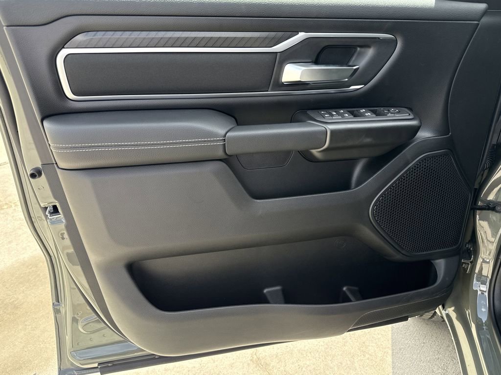 New 2026 RAM 1500 4x4 Crew Cab image 10