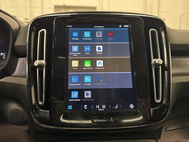 Used 2023 Volvo XC40 Recharge Plus image 32