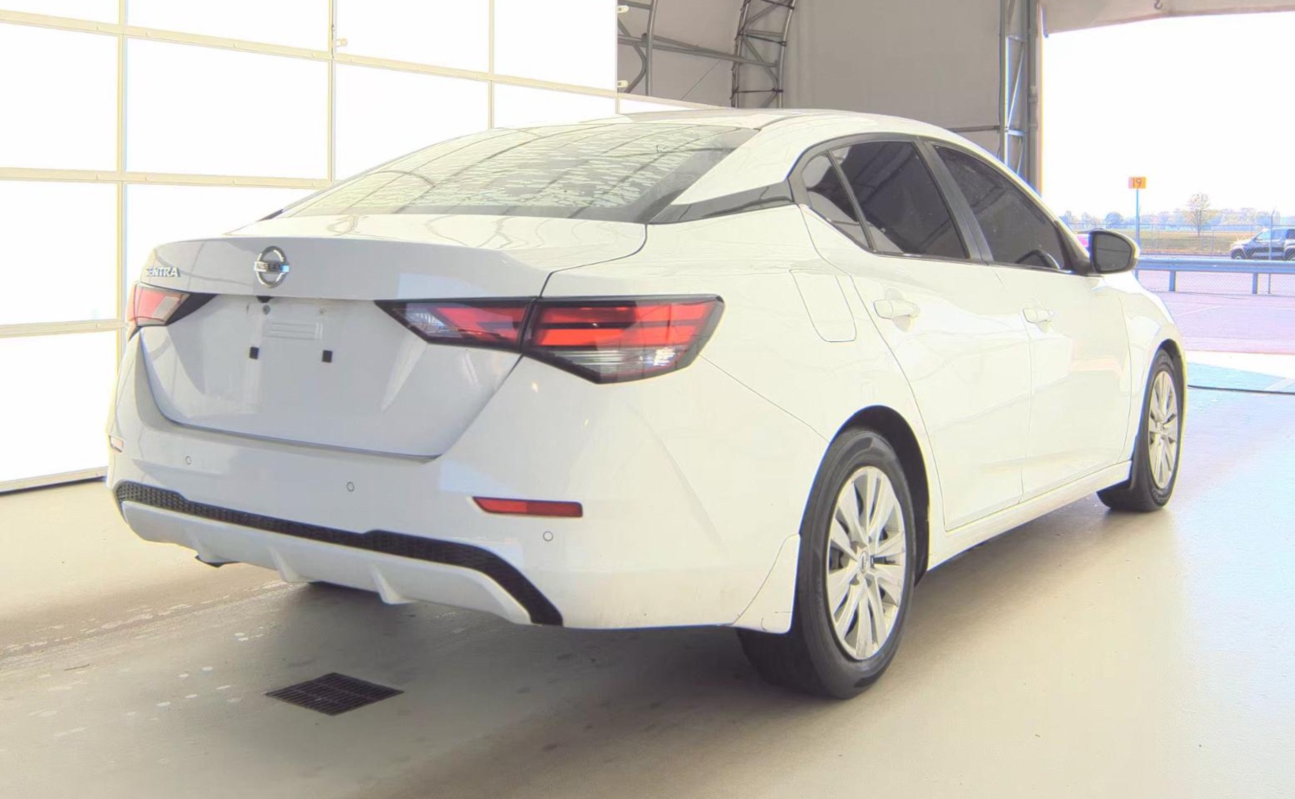 Used 2020 Nissan Sentra S FWD image 3