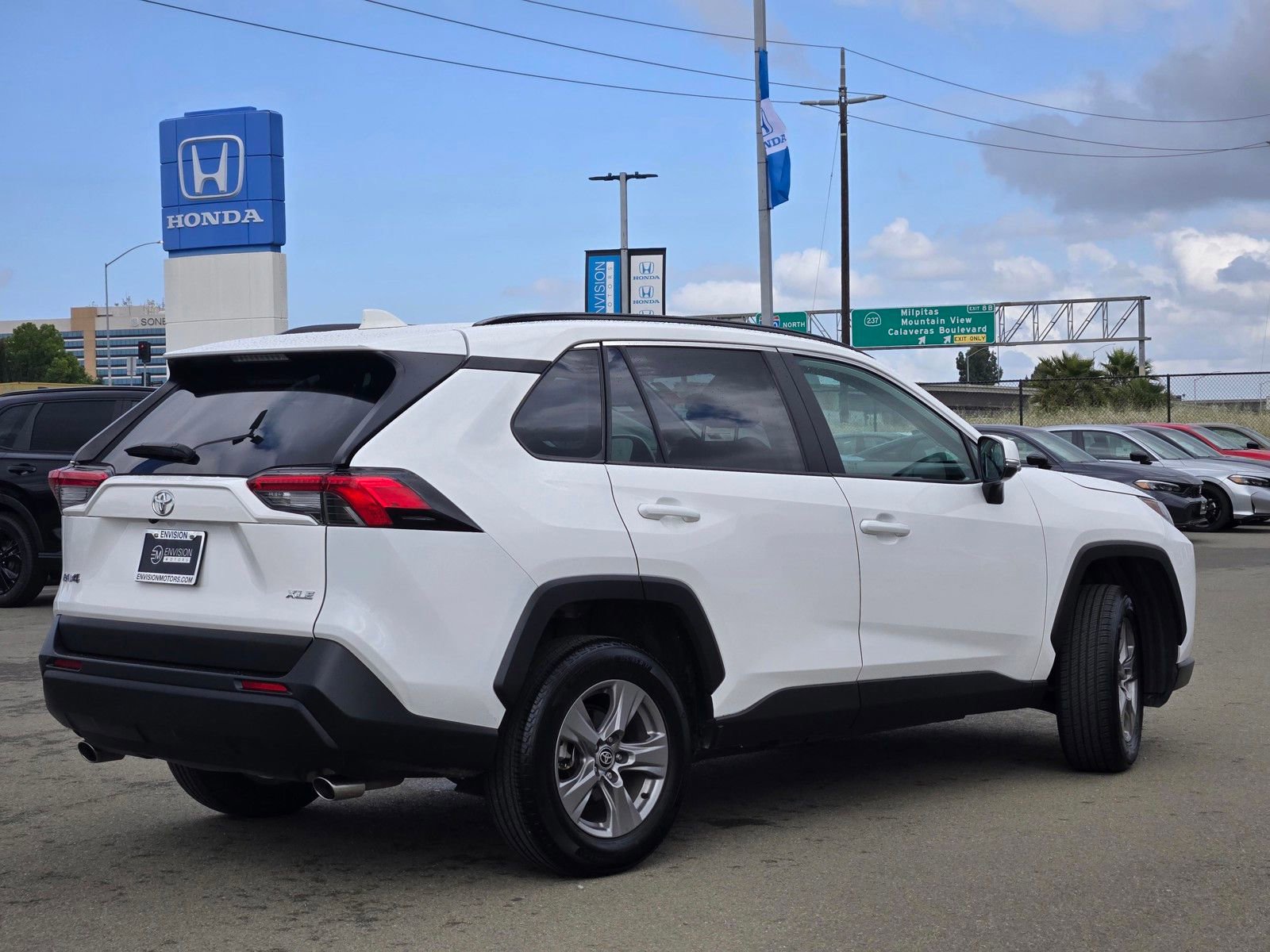 Used 2024 Toyota RAV4 XLE FWD image 7