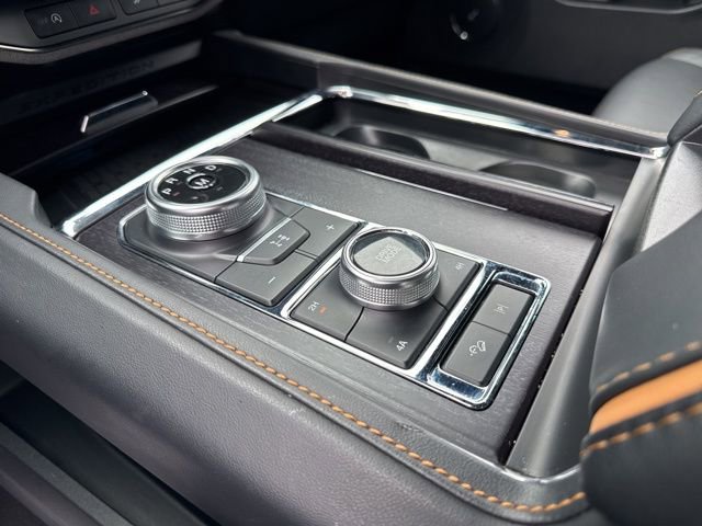 Used 2024 Ford Expedition Max Platinum AWD/4WD image 13