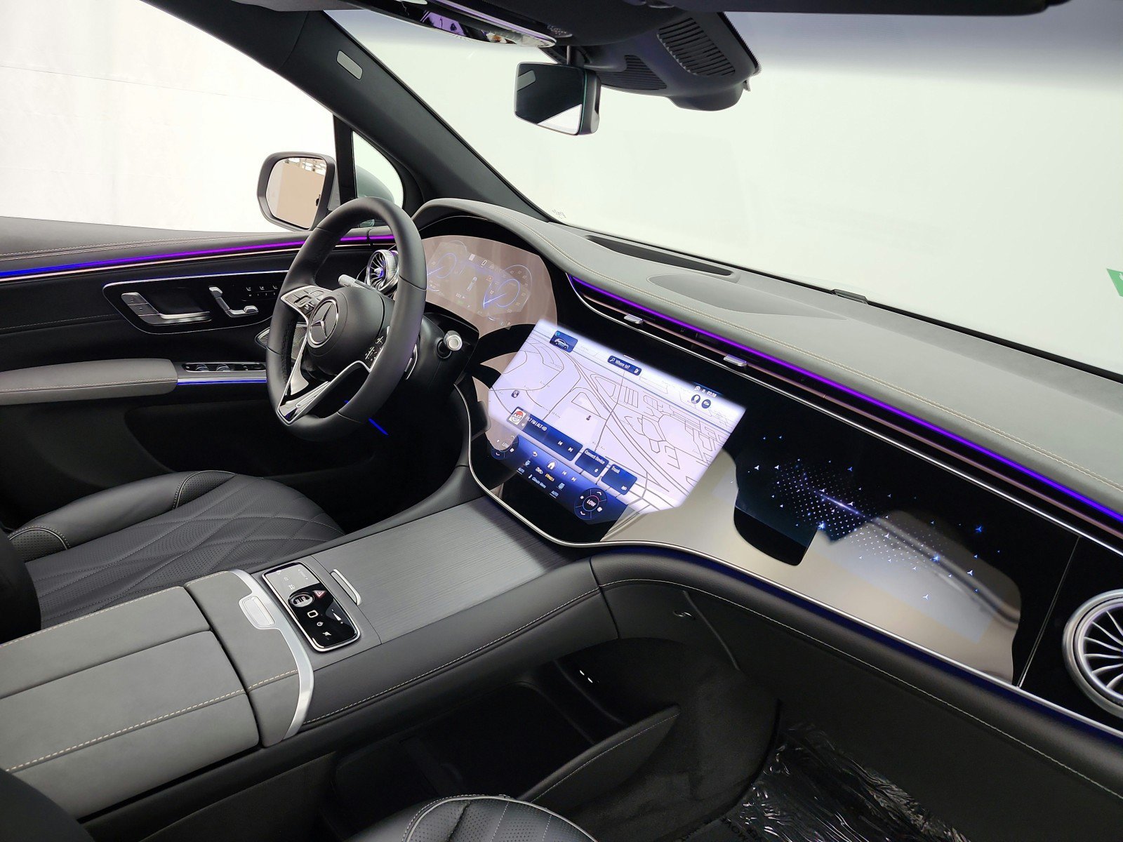 New 2026 Mercedes-Benz EQS 550 4MATIC SUV image 13