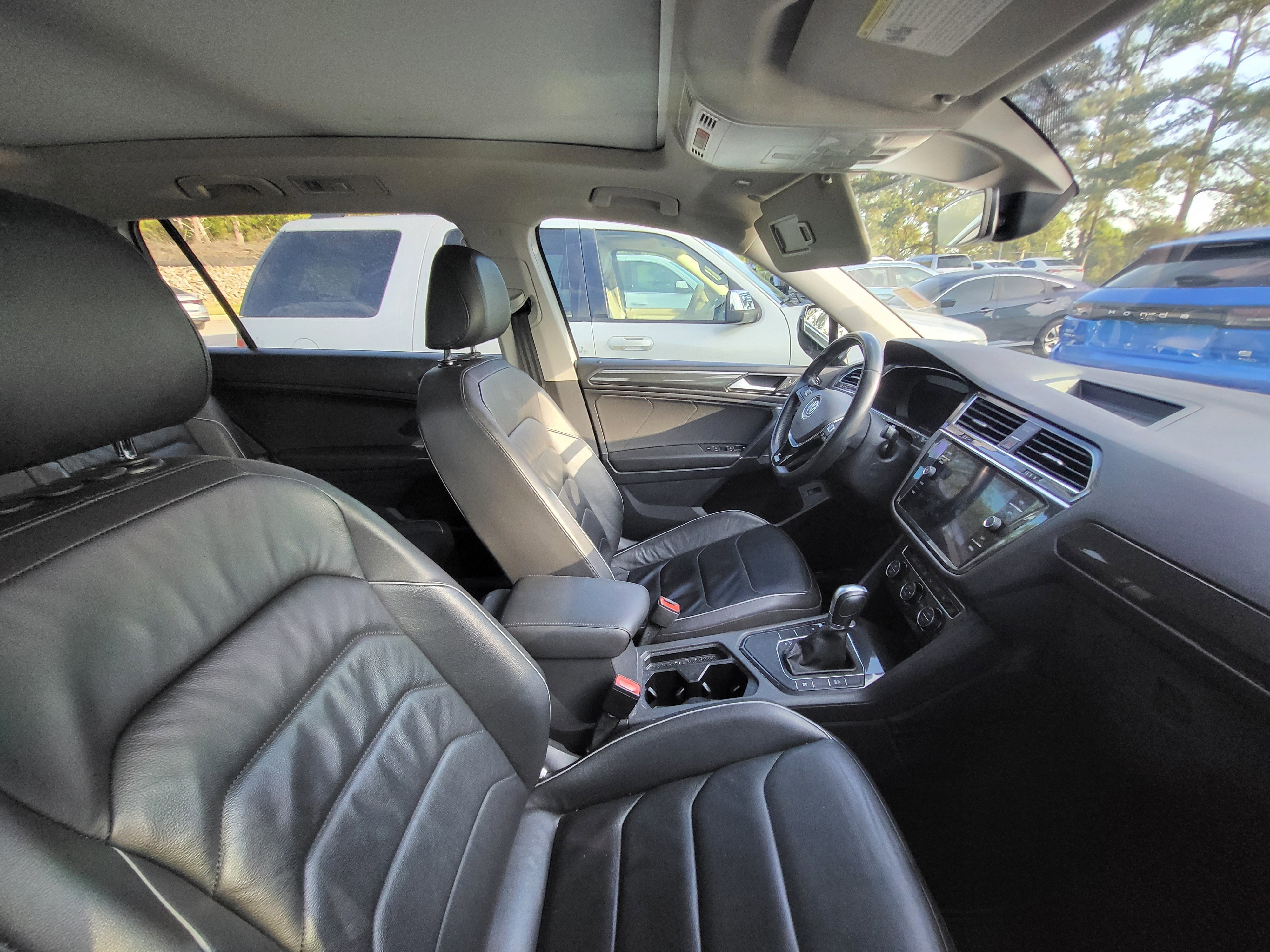 Used 2018 Volkswagen Tiguan SEL Premium FWD image 8