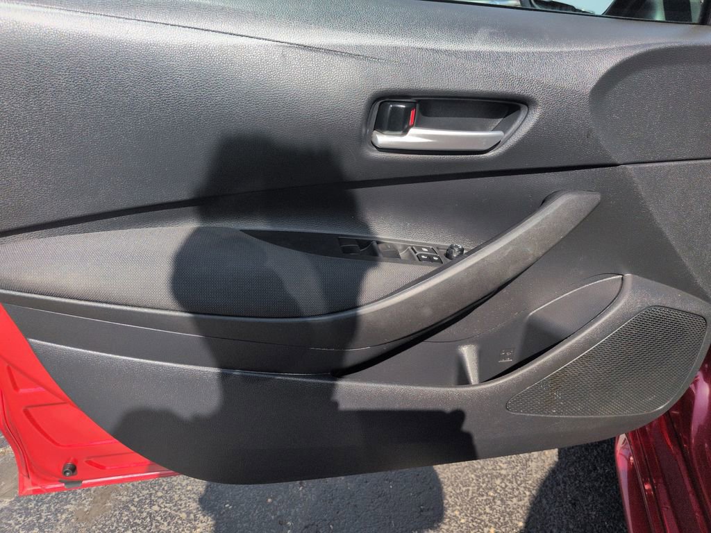Used 2021 Toyota Corolla LE FWD image 10