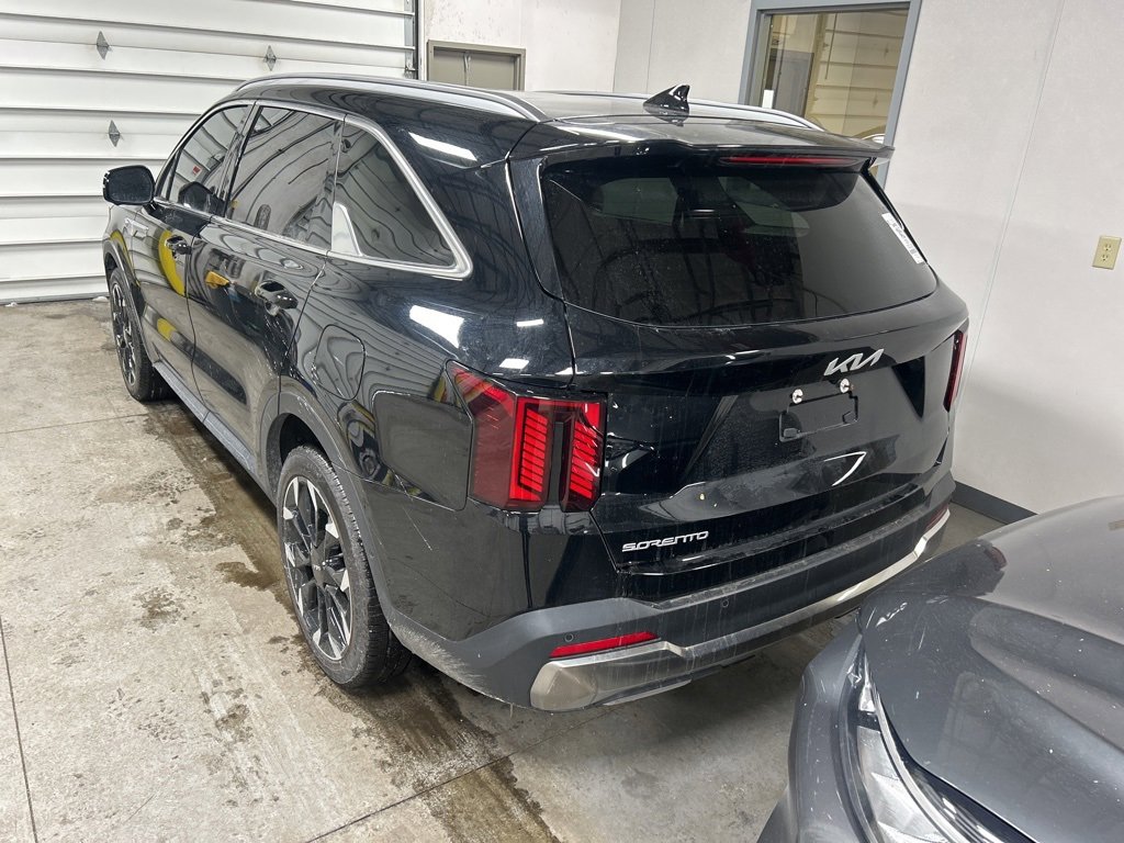 Used 2025 Kia Sorento SX image 6