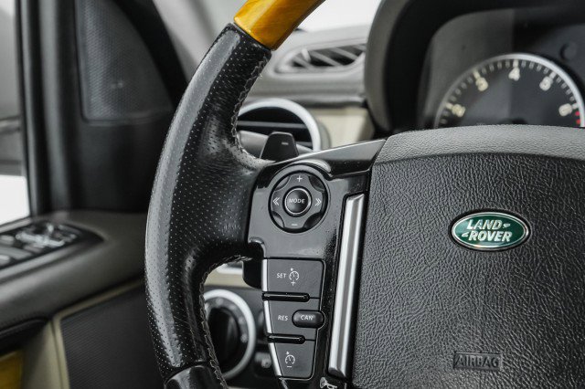 Used 2015 Land Rover LR4 HSE LUX image 14