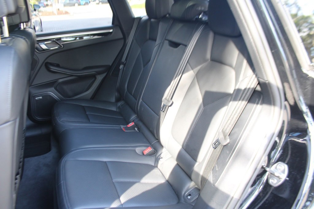 Used 2025 Porsche Macan image 38