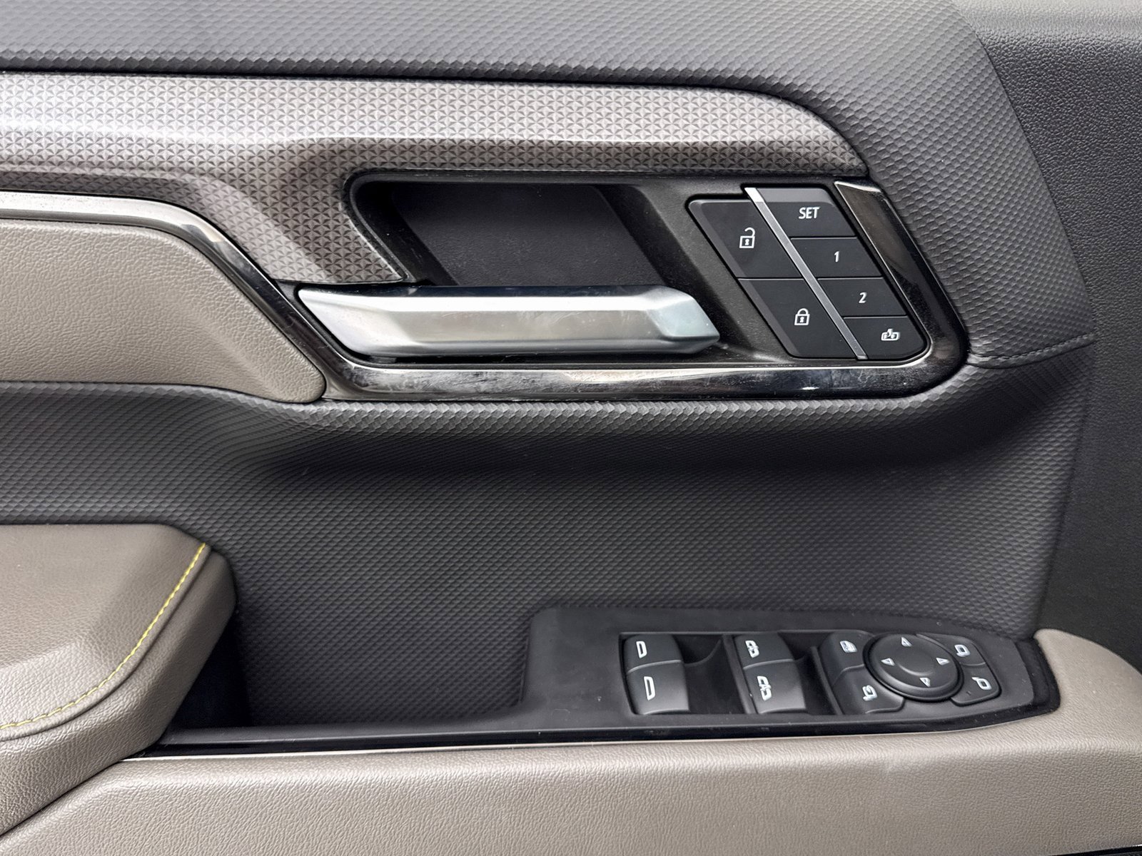 Used 2024 Chevrolet Silverado 1500 ZR2 w/ LPO, Dark Essentials Package image 33