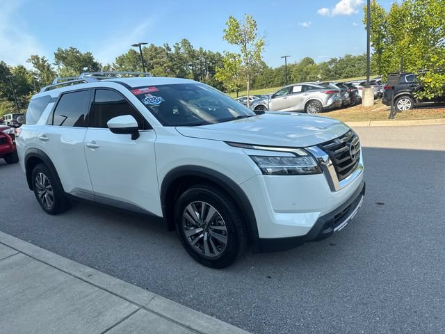 Used 2023 Nissan Pathfinder SL FWD image 6