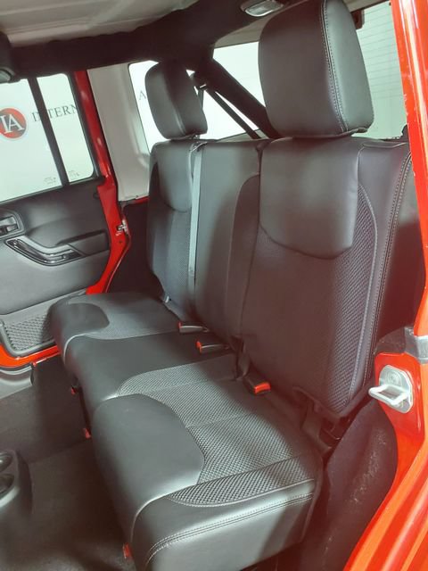 Used 2017 Jeep Wrangler Unlimited Sahara AWD/4WD image 11