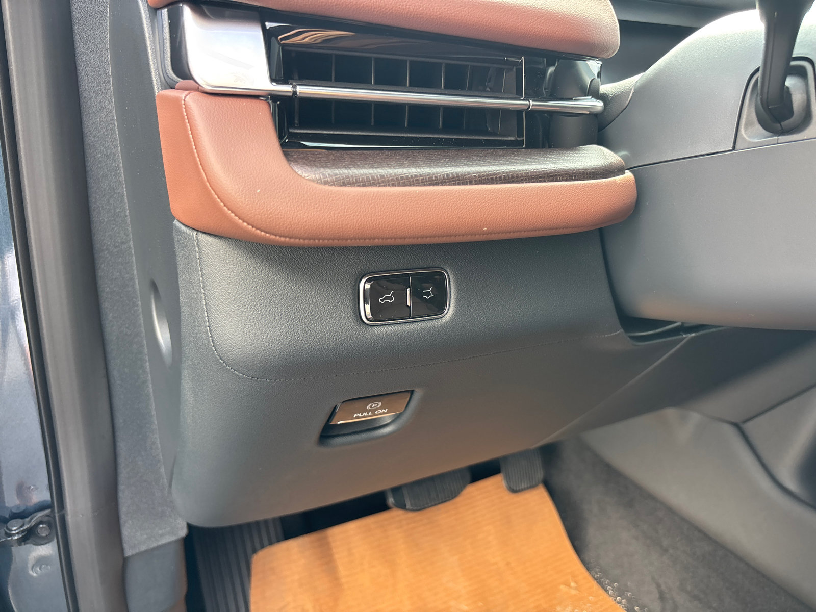 New 2027 Lincoln Navigator Reserve AWD/4WD image 13