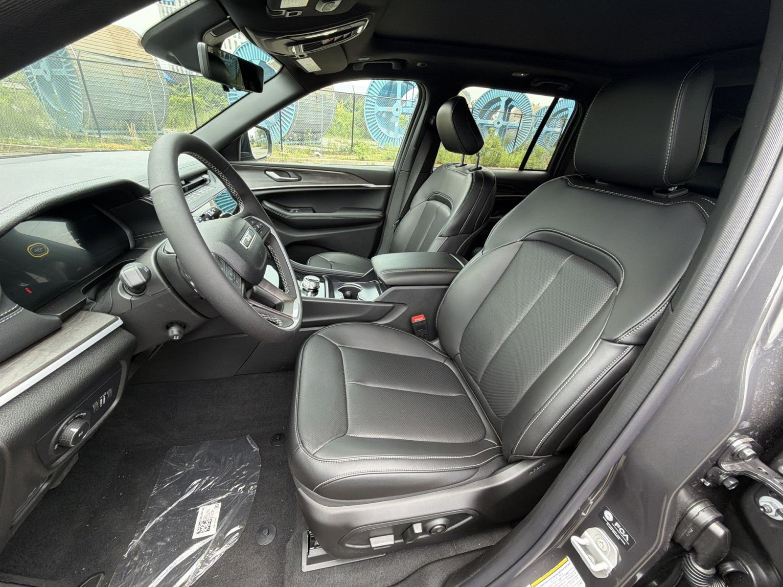 New 2026 Jeep Grand Cherokee Limited w/ Luxury Tech Group II AWD/4WD image 13