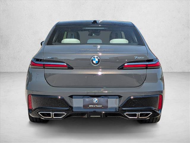 Certified 2023 BMW 760i xDrive AWD/4WD image 7