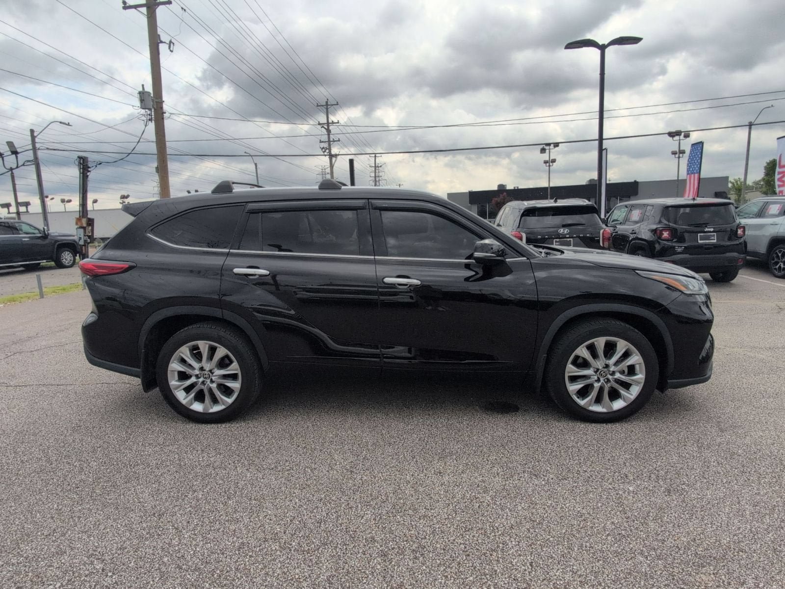 Used 2022 Toyota Highlander Limited AWD/4WD image 7