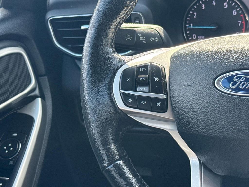 Certified 2022 Ford Explorer XLT w/ Equipment Group 202A image 19