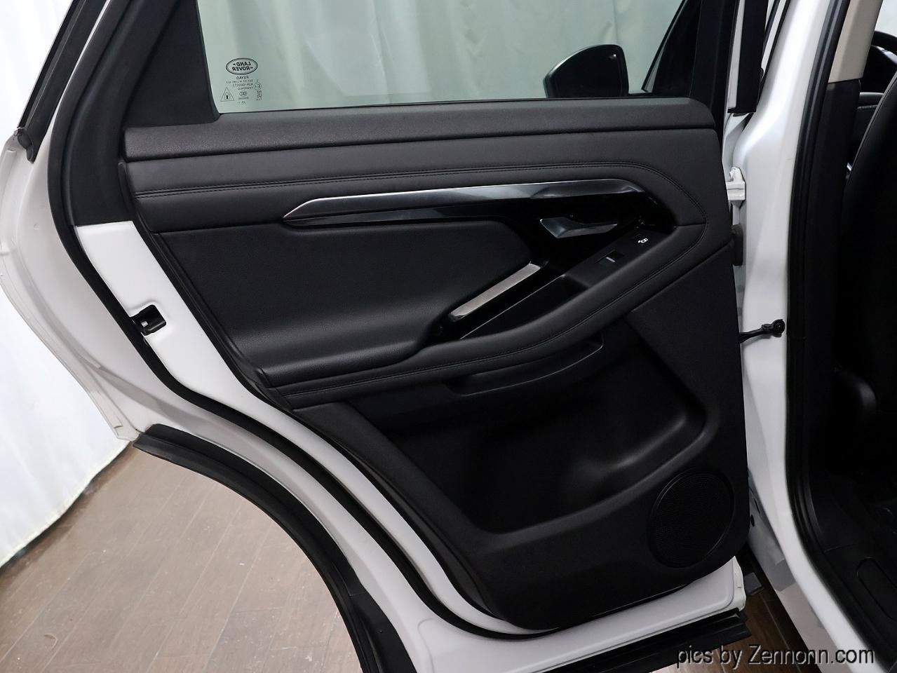 Used 2021 Land Rover Range Rover Evoque SE AWD/4WD image 30