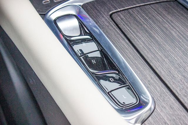 Used 2022 Buick Enclave Avenir w/ Avenir Technology Package image 36