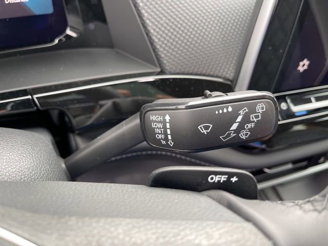 New 2025 Volkswagen Atlas Cross Sport SEL Premium R-Line image 18