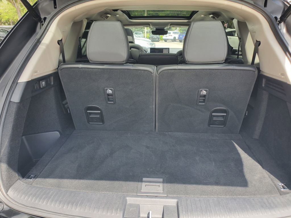 Certified 2024 Acura MDX FWD w/ Technology Package image 8
