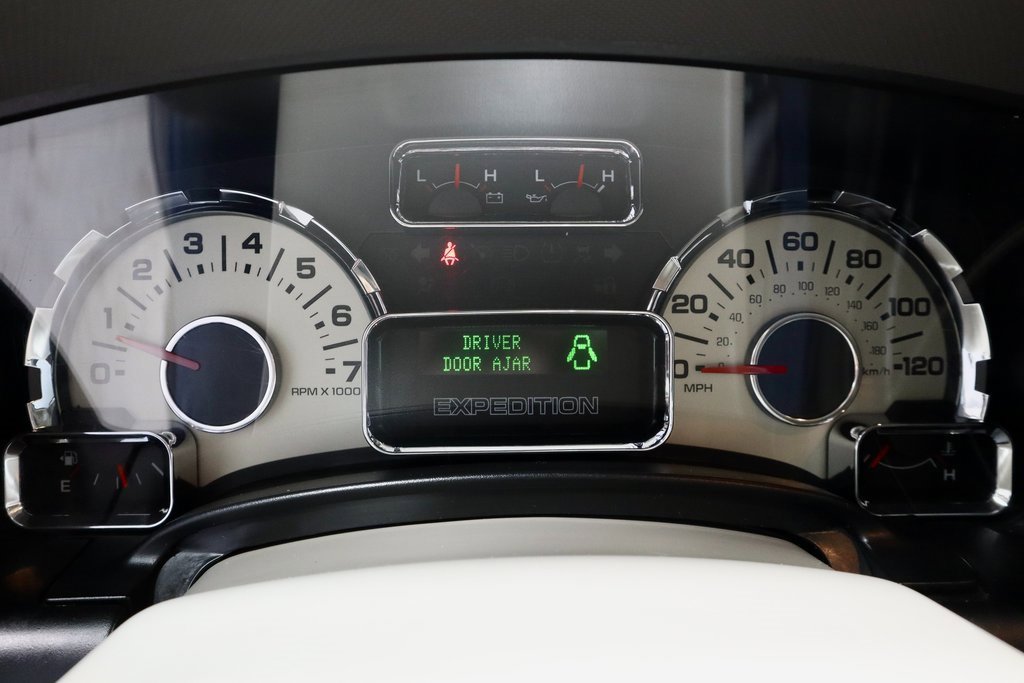 Used 2011 Ford Expedition EL XLT image 30