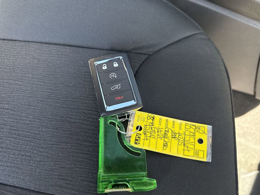 New 2025 Jeep Grand Cherokee L Laredo w/ Luxury Tech Group I image 30