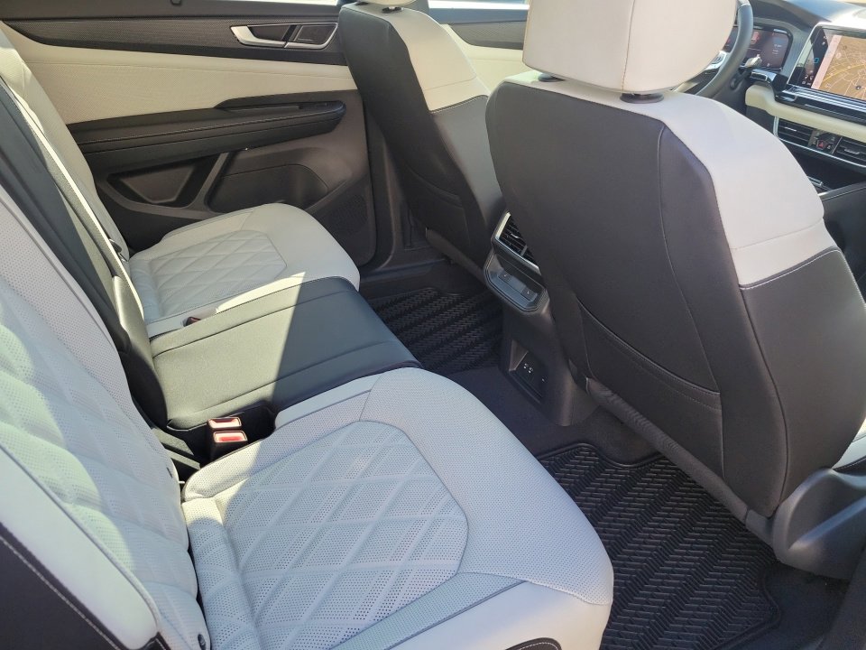 New 2025 Volkswagen Atlas Cross Sport SEL Premium R-Line image 29