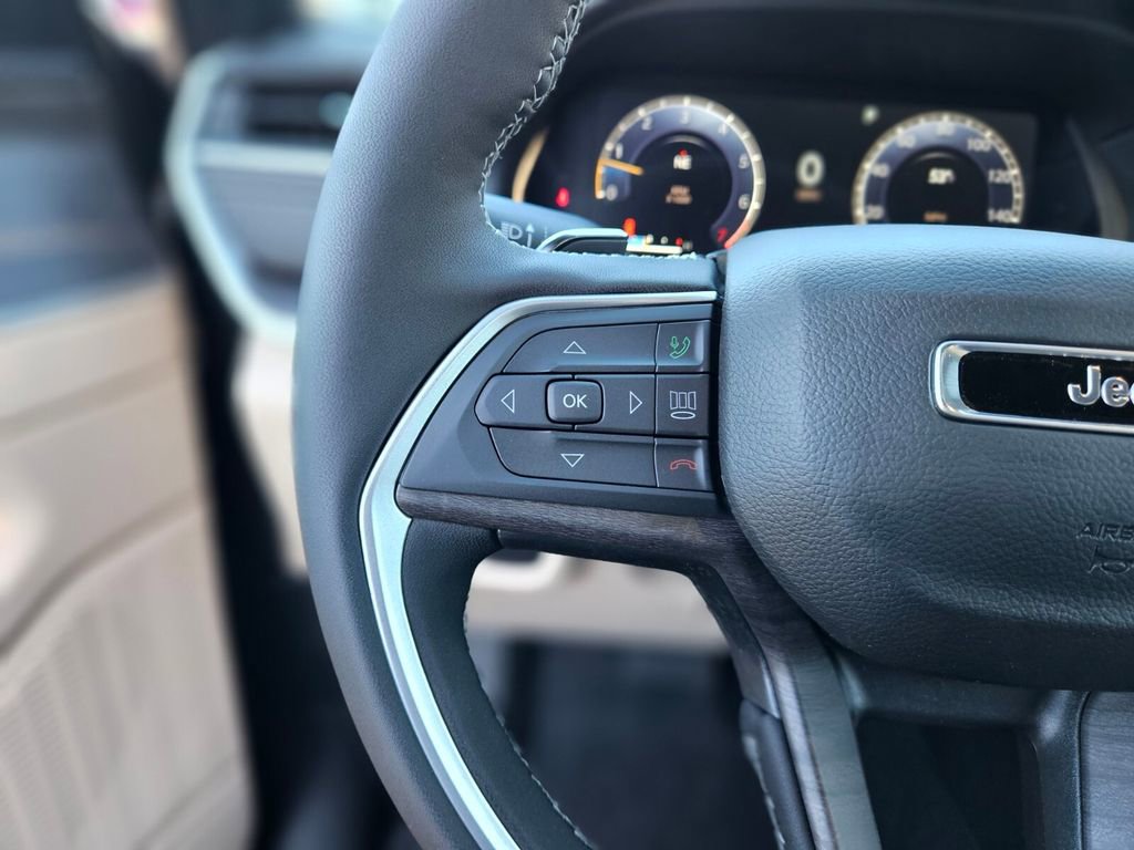 New 2025 Jeep Grand Cherokee Limited image 27