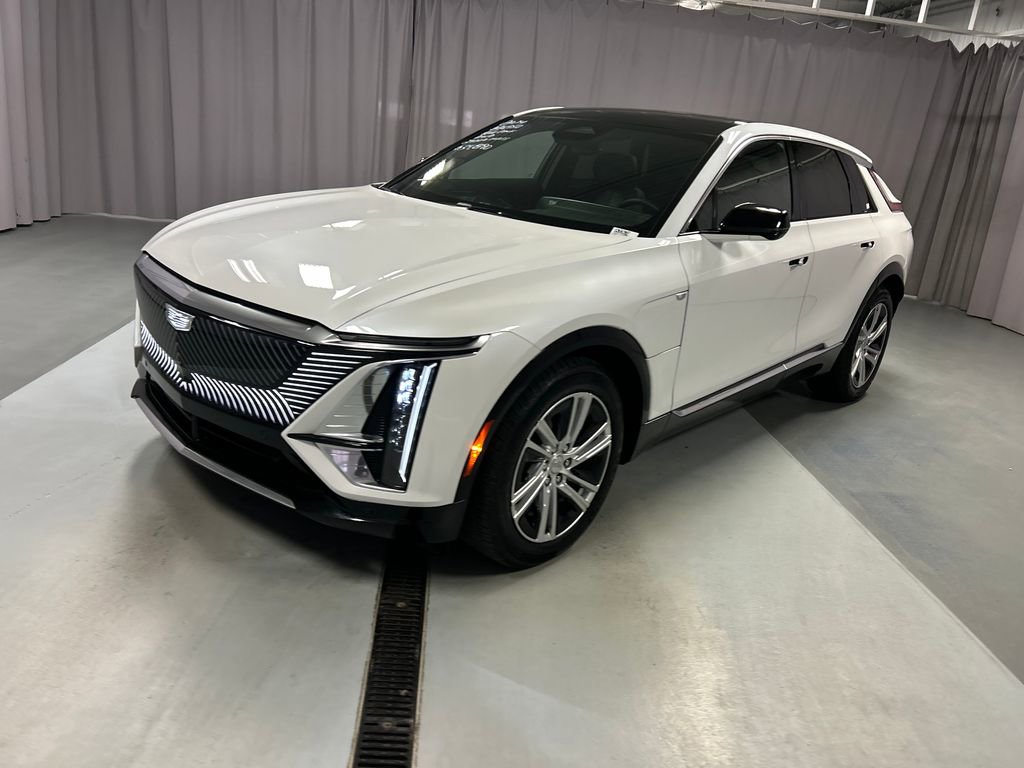 Used 2024 Cadillac Lyriq Tech image 3