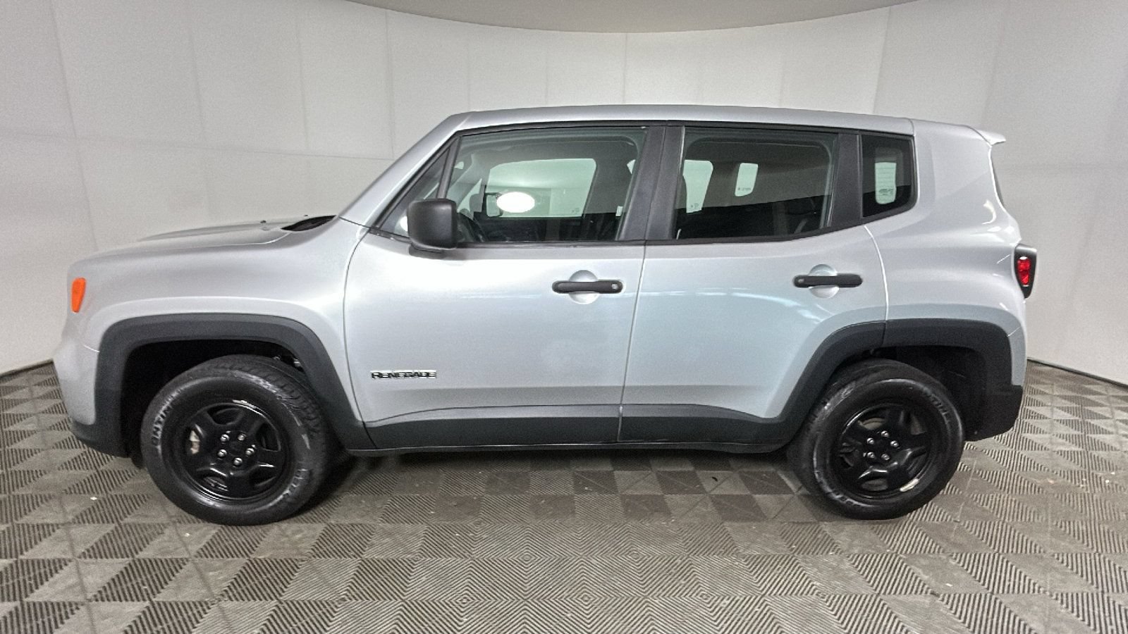 Used 2021 Jeep Renegade Sport AWD/4WD image 7