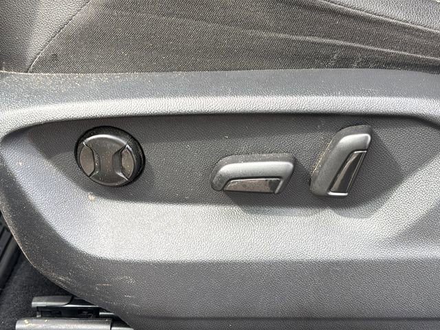 Used 2020 Volkswagen Tiguan SE image 20