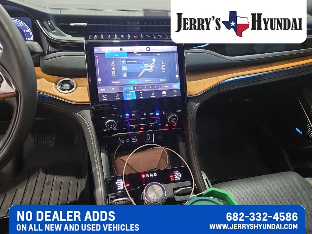 Used 2023 Jeep Grand Cherokee L Summit AWD/4WD image 12