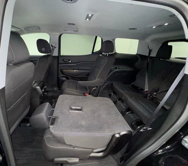 Used 2023 GMC Acadia SLE image 13