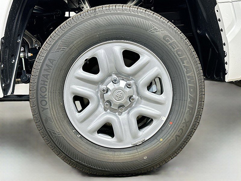 New 2026 Toyota Tundra SR image 18