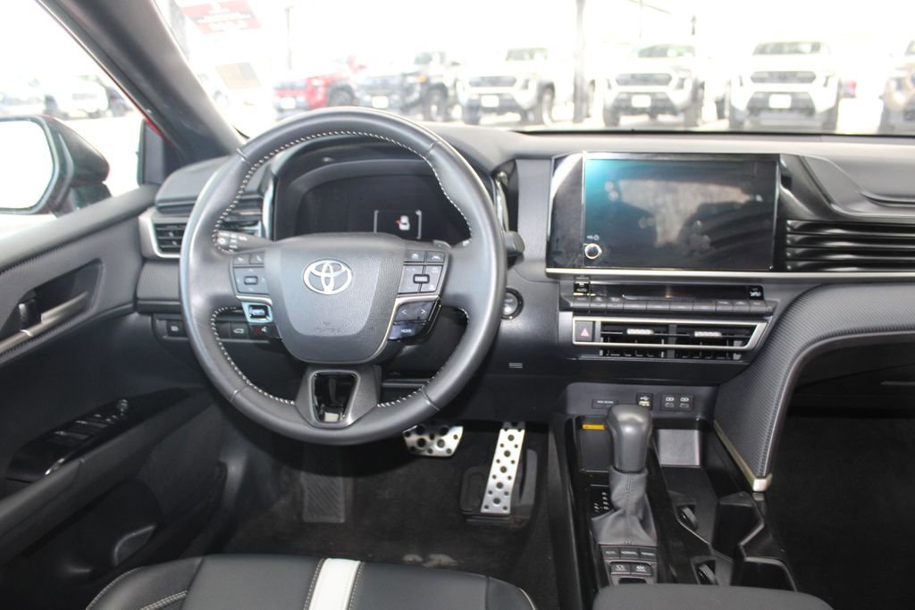 Used 2025 Toyota Camry SE FWD image 2