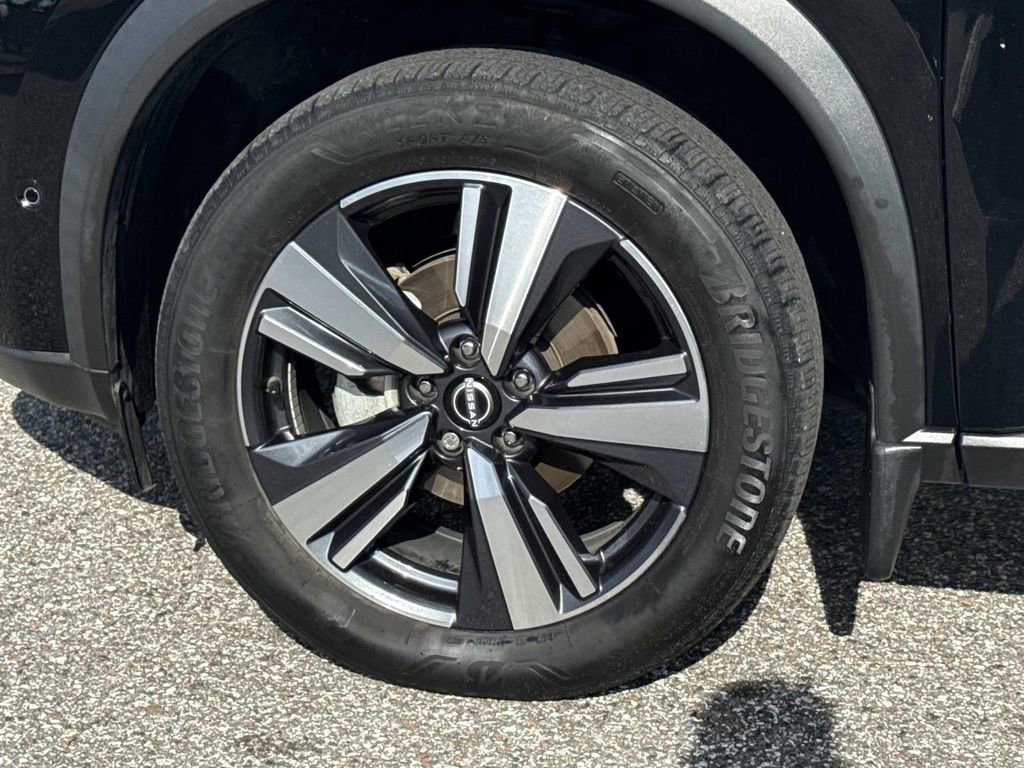 Certified 2023 Nissan Rogue SL w/ SL Premium Package image 11