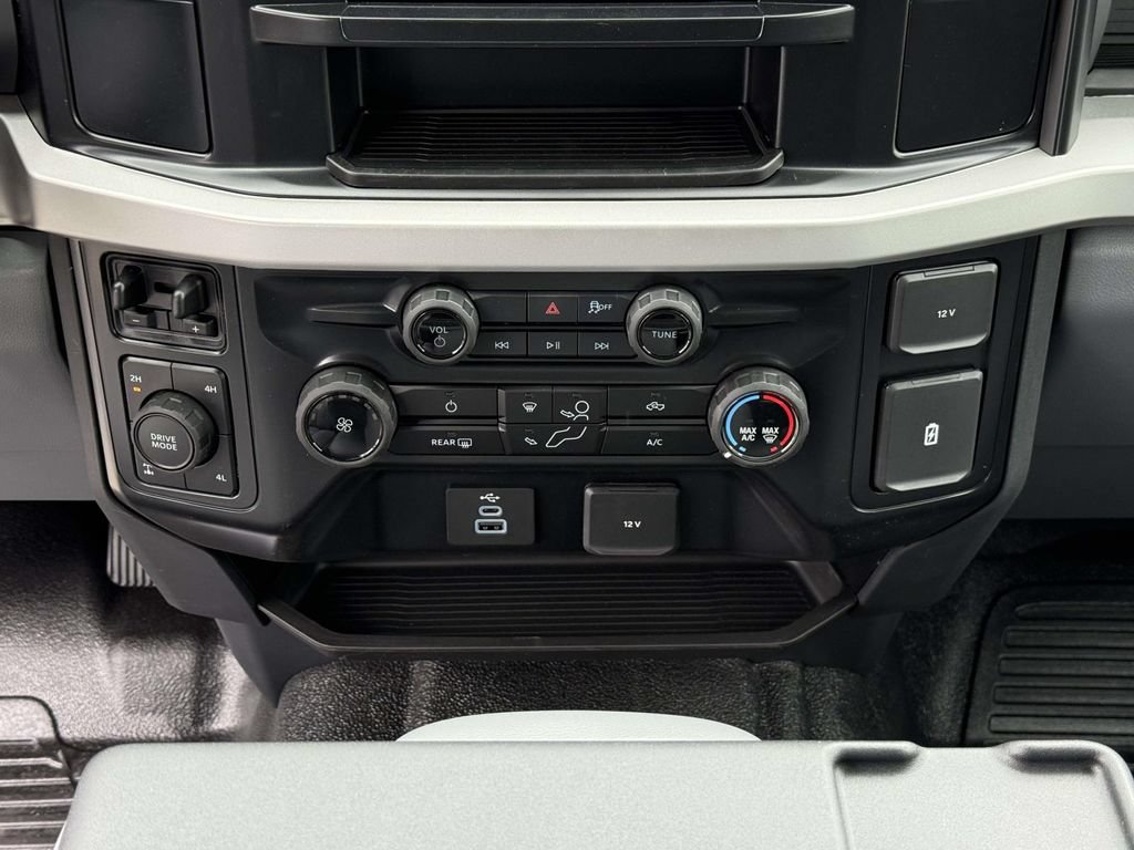 New 2026 Ford F350 XL w/ FX4 Off-Road Package AWD/4WD image 13