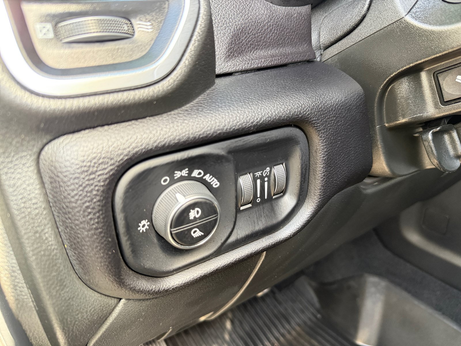 Used 2024 RAM 2500 Laramie w/ Night Edition AWD/4WD image 16