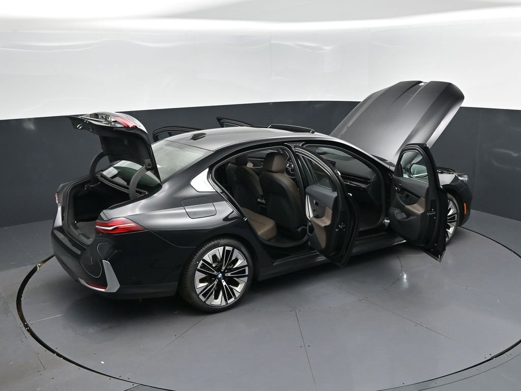 Certified 2025 BMW 530i image 49