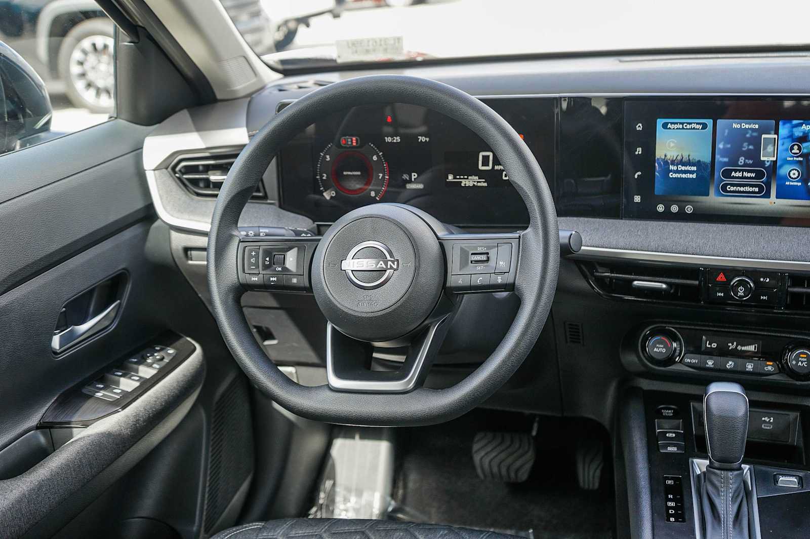 Used 2026 Nissan Kicks SV w/ Charging Package FWD image 15