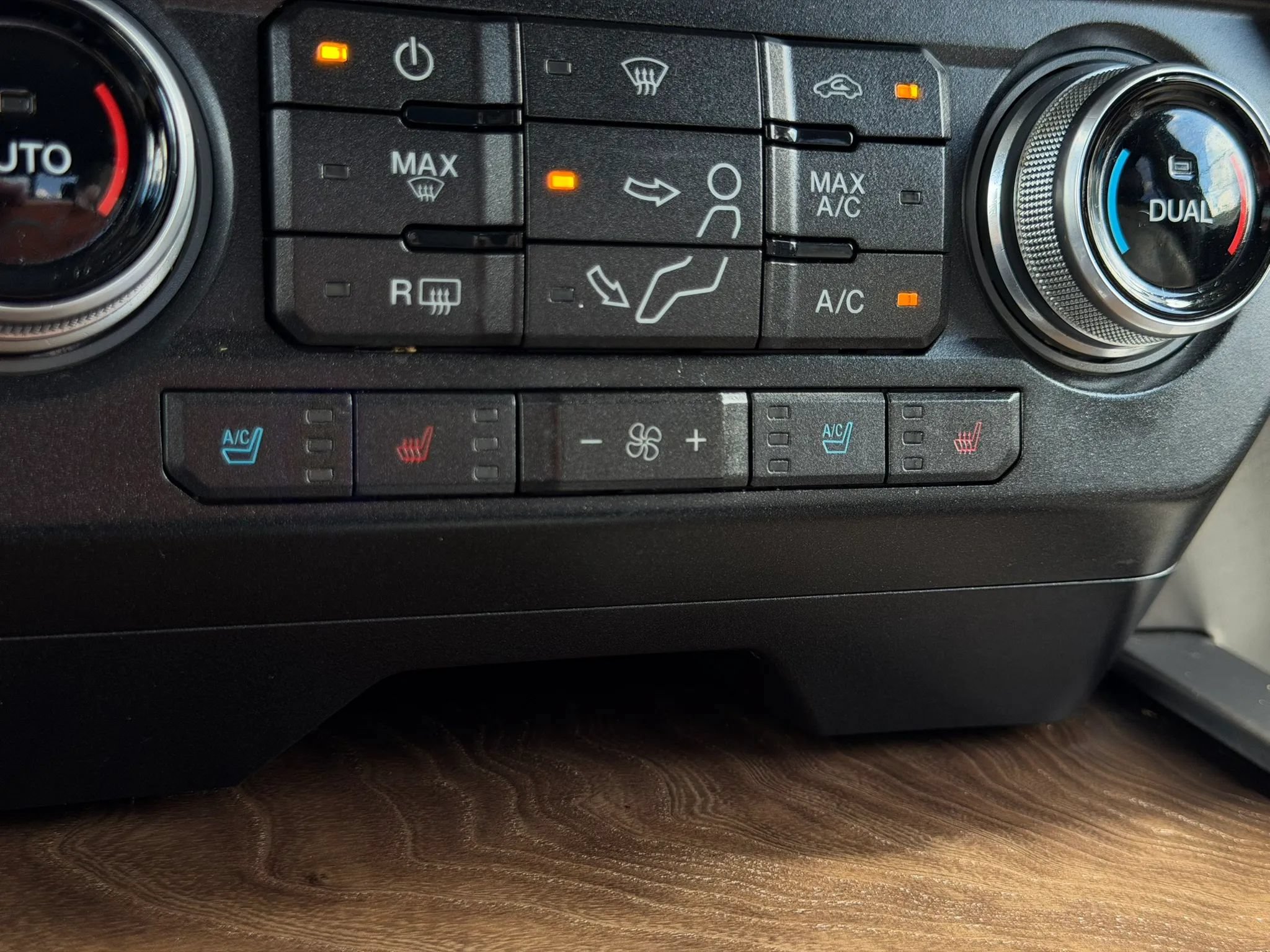 Used 2019 Ford F250 Limited AWD/4WD image 45